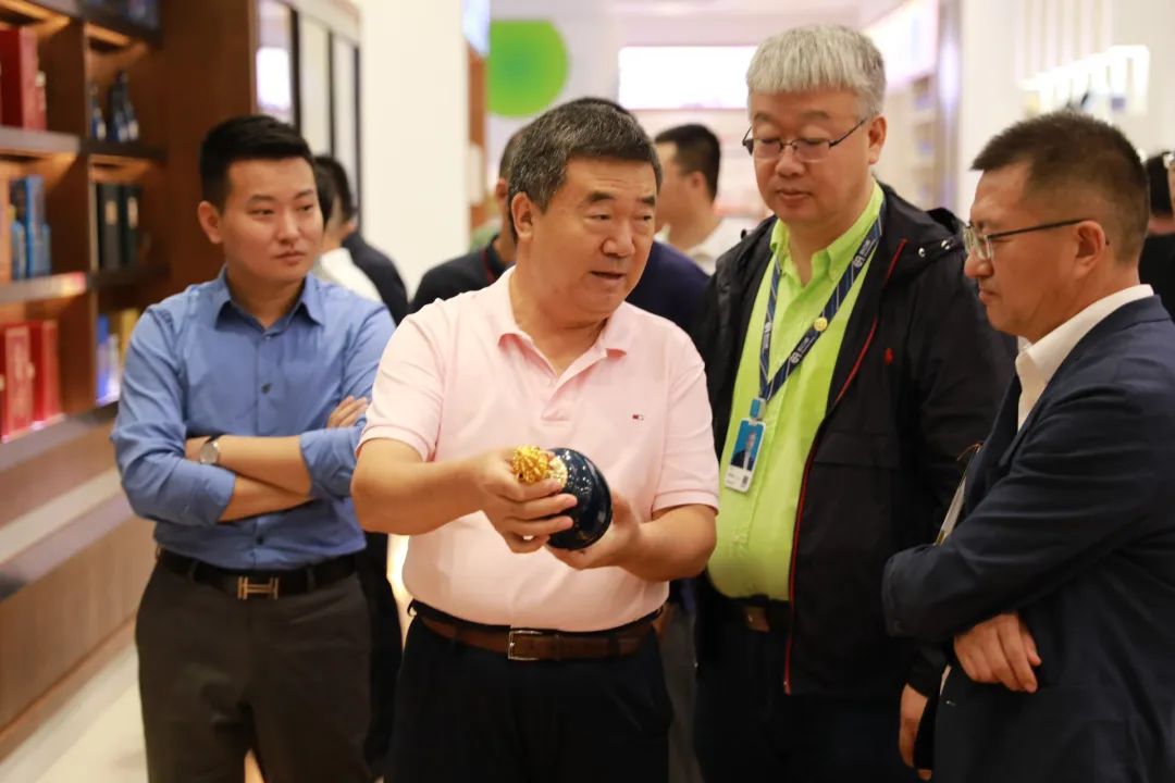 汾酒访问团一行到访jinnianhui今年会，探索清香型白酒发展新风向